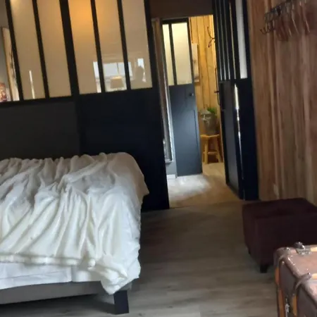 Le Trois En Un 夫洛朗维耶